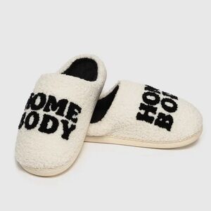 NWT Home Body Indoor / Outdoor Slippers Size S/M